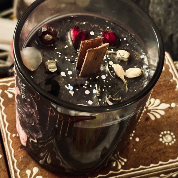 Capricorn Zodiac Crystal Candle - Picture 7 of 10